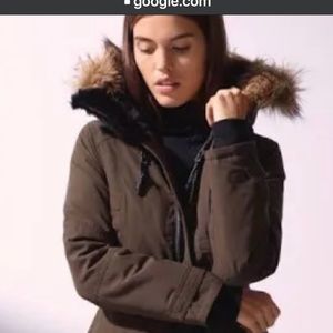 Artitzia TNA Golden Bancroft Parka -olive